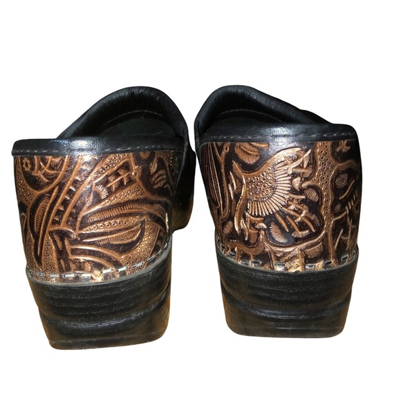 Dansko Clogs Shoes Size 38 US8 Brown Tooled Leather Paisley Floral - Picture 4 of 11